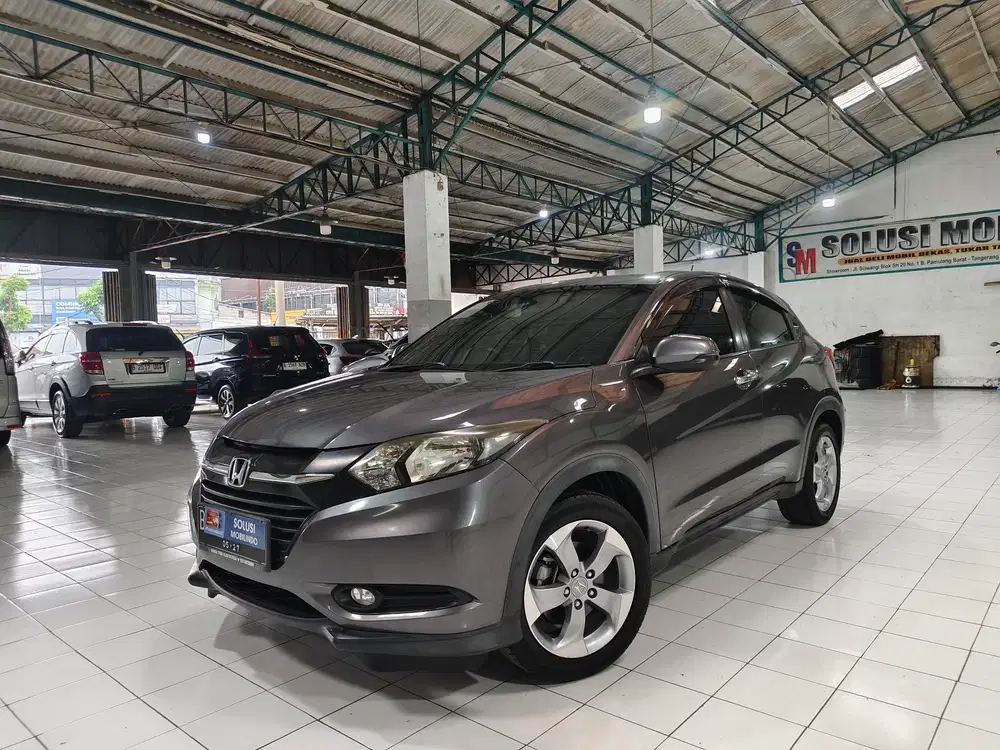 (Km 68 Rb) HONDA HRV E CVT 1.5 Bensin AT 2017 Abu tua