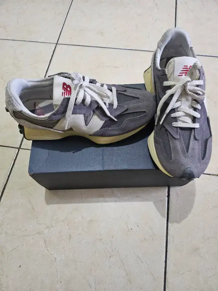 New Balance U327 (Size 42)