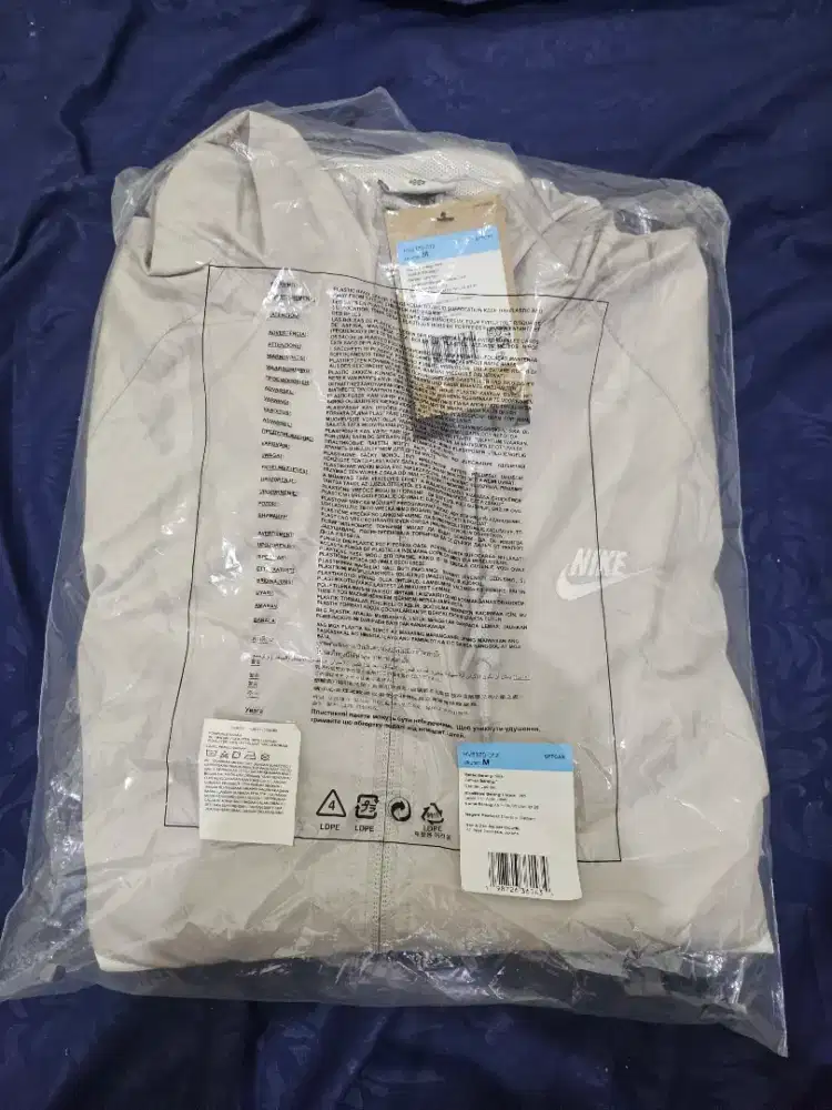Jacket Nike Windrunner (Size M)