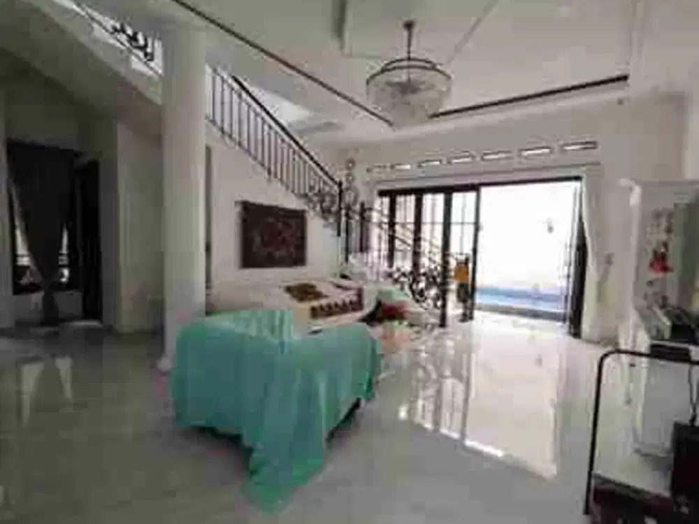 jual rumah mewah murah banget 
ada kolam renangnya dkt galaxy