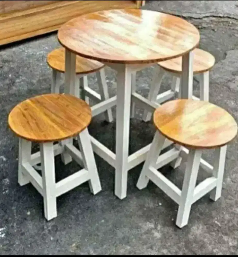 Meja makan bundar+kursi sandaran