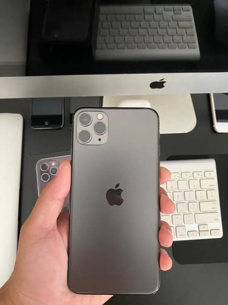 IPHONE 11 PROMAX 64GB INTER SINYAL INDOSAT SEUMUR HIDUP MULUS LIKE NEW