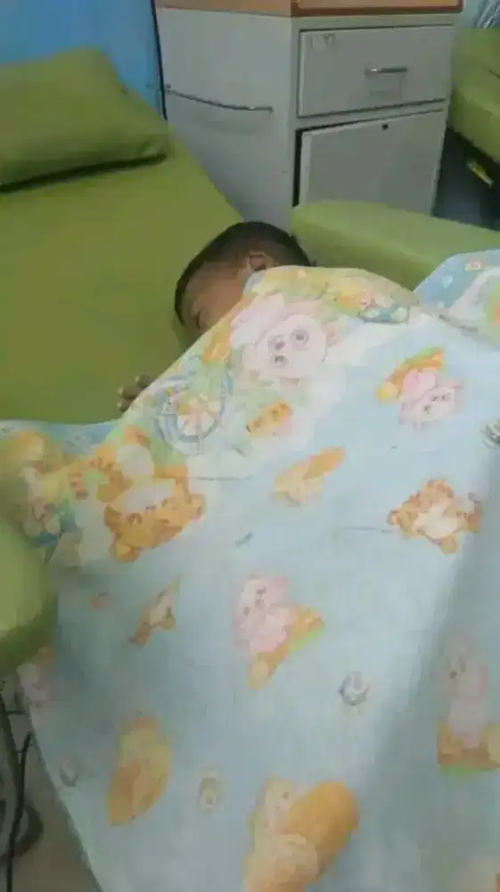 Bantu beli lemari saya buat berobat anak saya