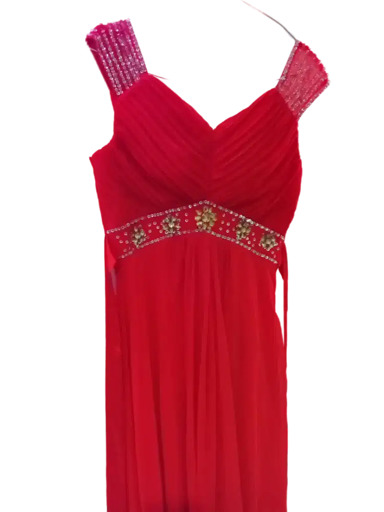 Dress pesta minimalis