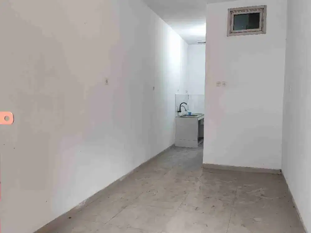 Ruko untuk usaha 2 ½ lantai siap huni
