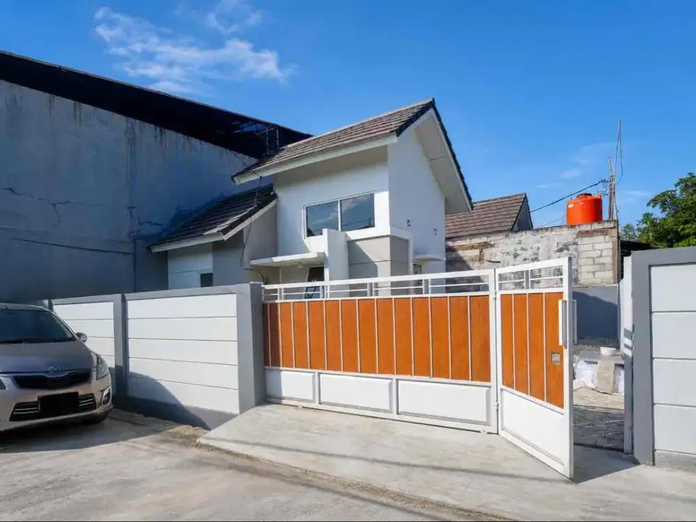 DIJUAL – Rumah Potensial dengan Lahan Luas di Perumahan Puri Cendana