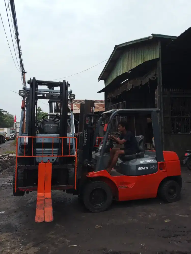 Forklift Toyota 2,5 Ton,Manual,3 Meter,1DZ-II,Seri 7FD25,Tahun 2004