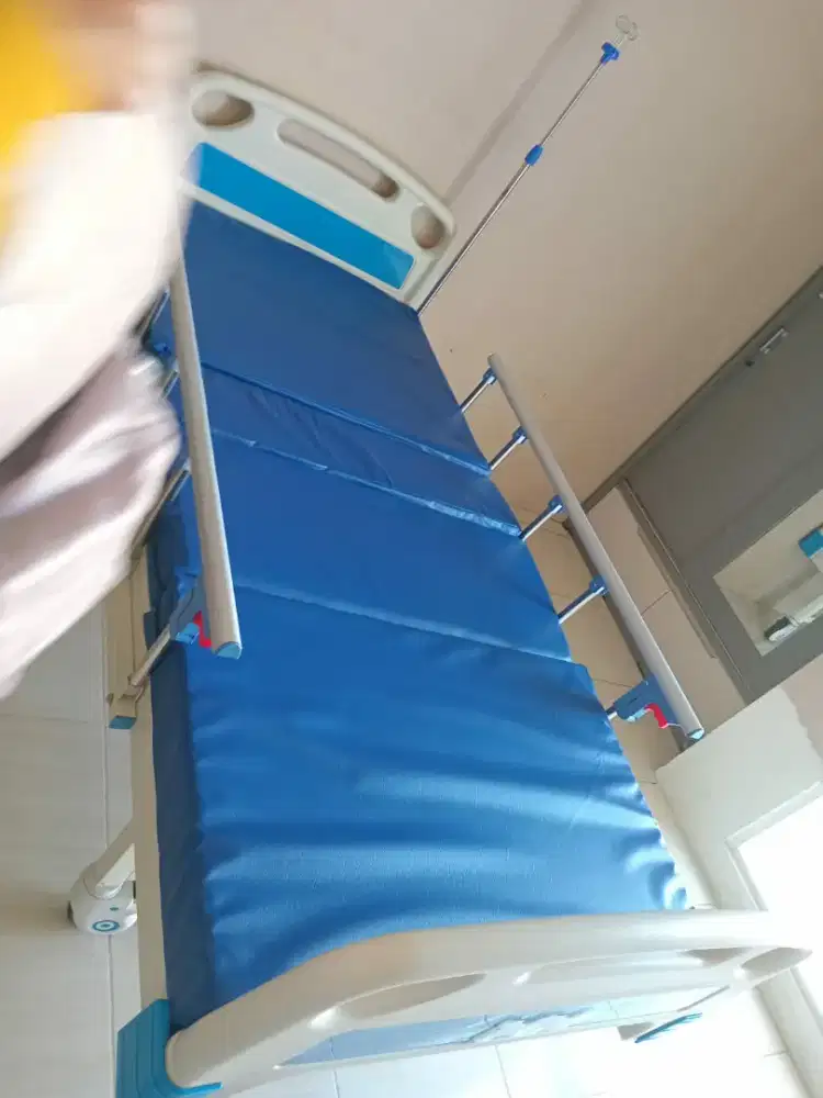 Tempat tidur pasien