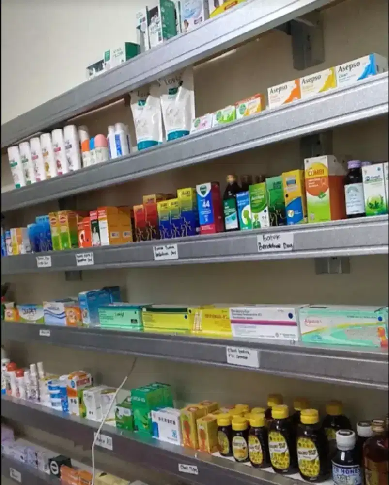 Di butuhkan admin / office girls cewe buat toko obat & klinik