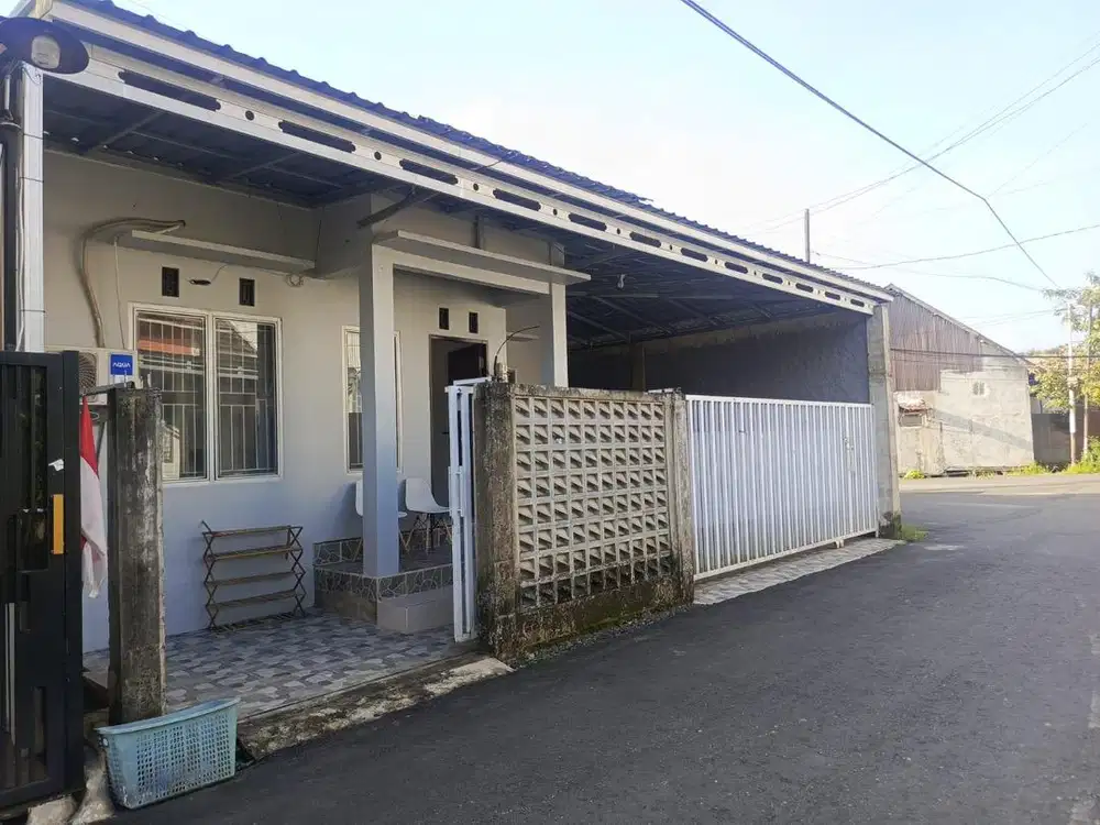 disewakan rumah dan atau kamar khusus putri dengan full furnish