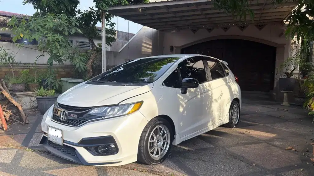 DIJUAL HONDA JAZZ NEW RS 2018