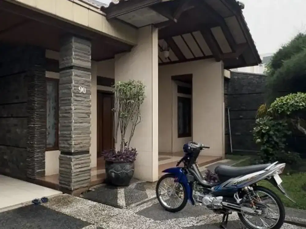 Dijual Rumah Dekat Tol Buah Batu Dan Moh Toha,Hadap Timur, Batununggal Indah