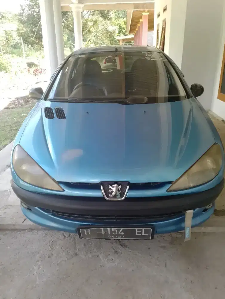 Pengeot 206 tahun 2001
