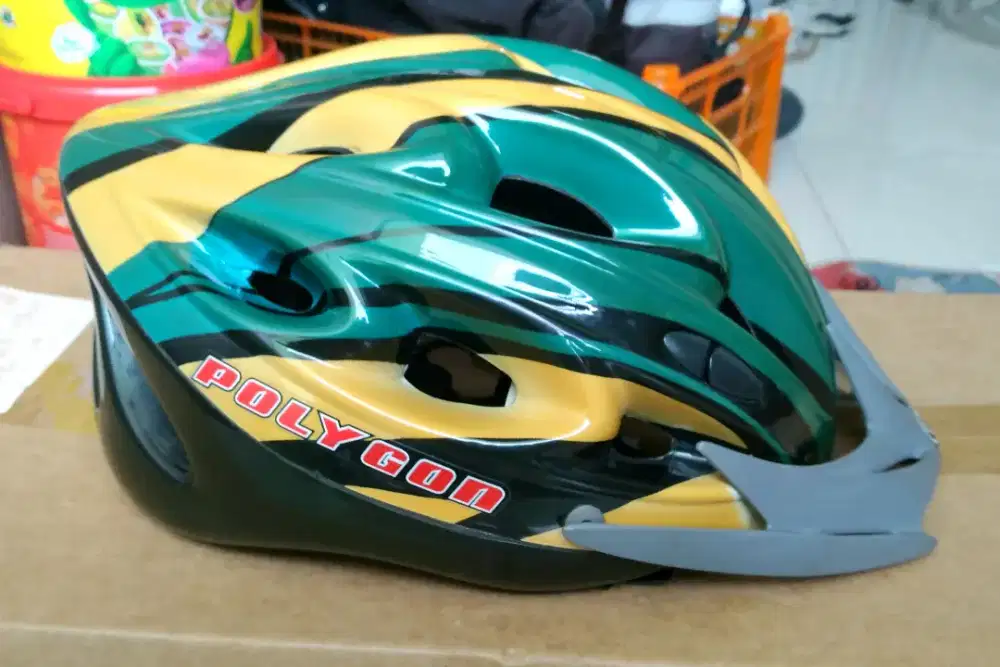 Helm Sepeda Polygon