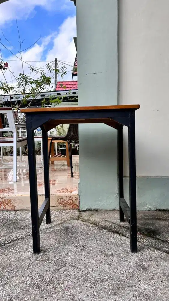 [JUAL BARANG BEKAS CAFE] meja kayu