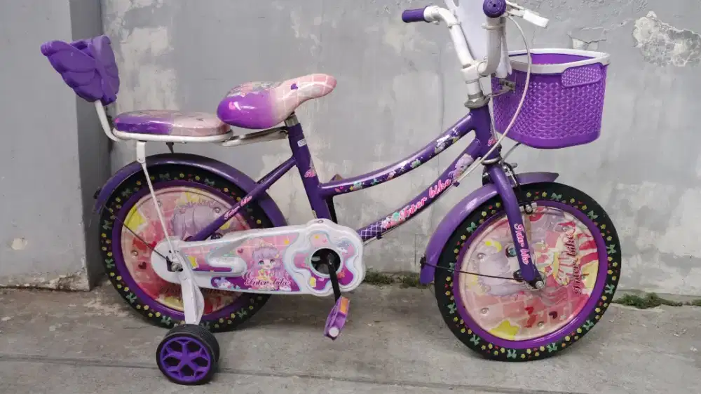 Sepeda anak pink