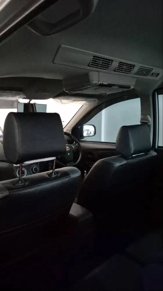 toyota avanza veloz 1,5 MT ABu2 /silver 2015 ( BU )