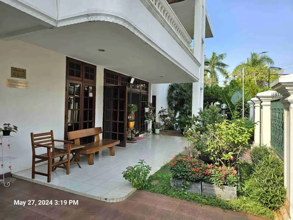 Dijual rumah berikut tanah kosong disebelahnya