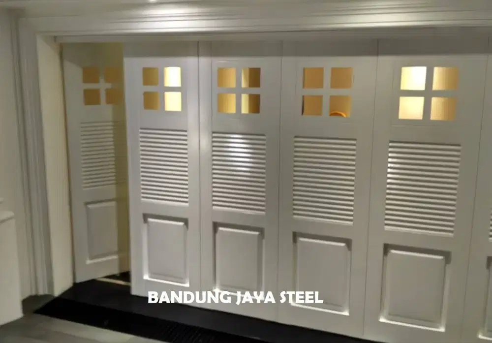 Pintu Garasi Henderson Modern Minimalis Bandung Cimahi