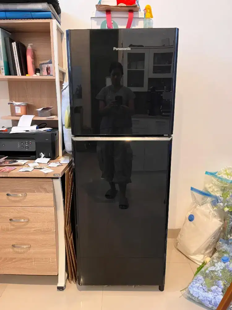 Dijual Kulkas bekas 2 Door Panasonic 223 Liter