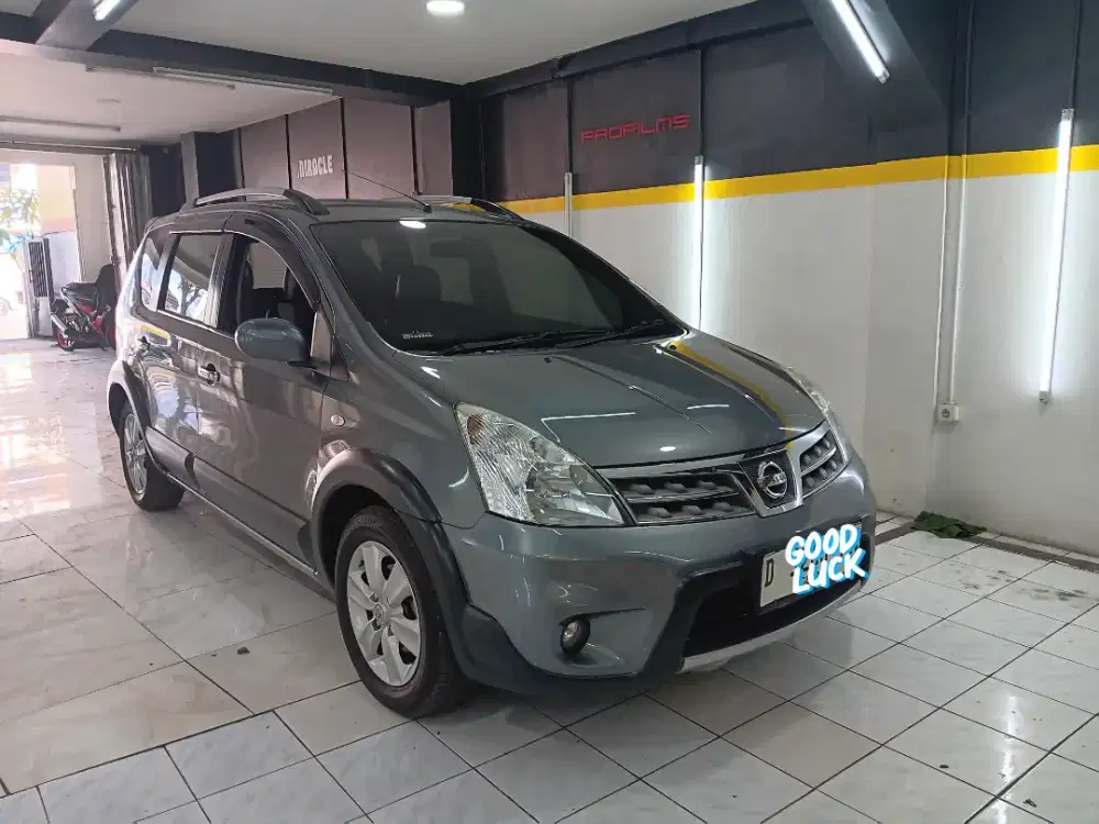 Nissan Livina 2011 Bensin