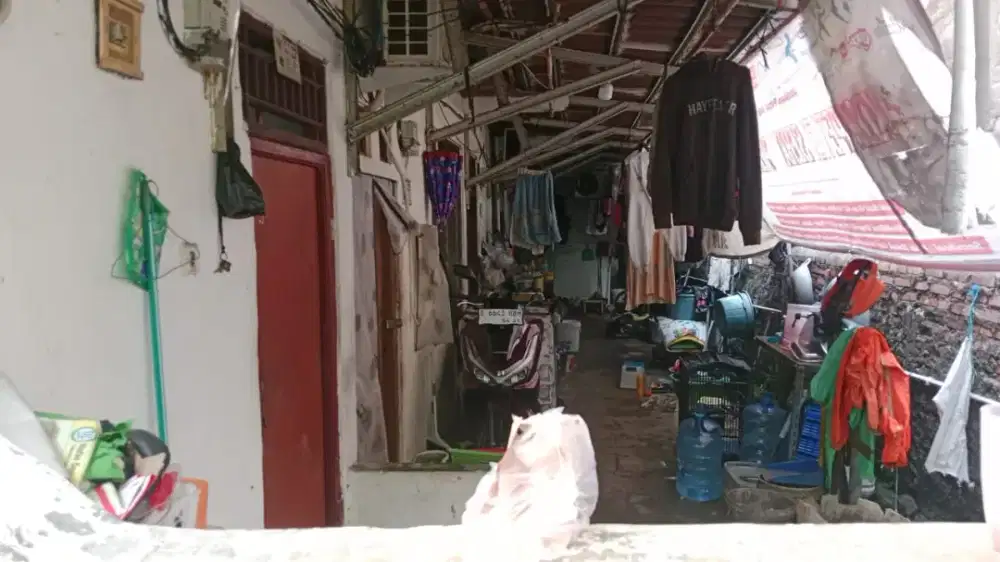 Kontrakan di jakarta timur  8 pintu
