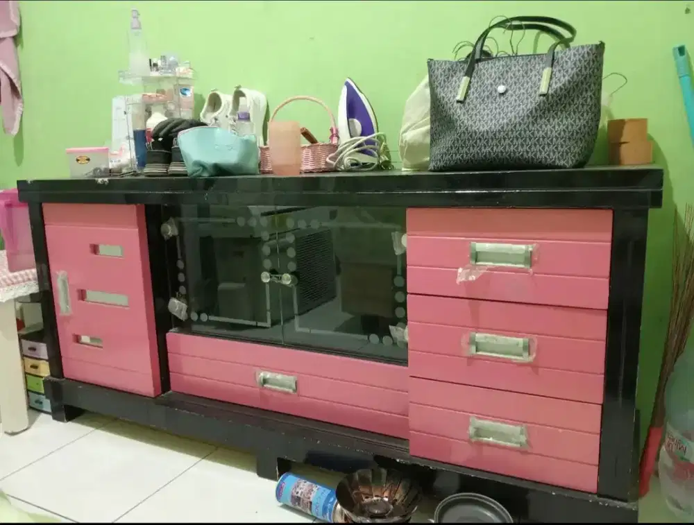 Bufet TV masih bagus