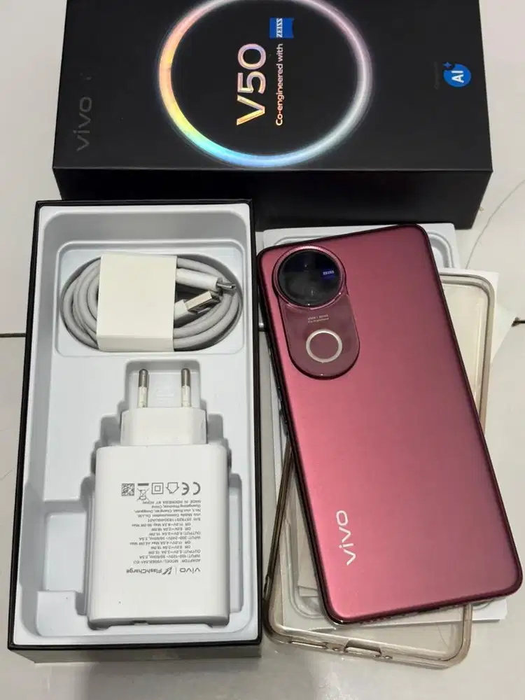 Vivo V50 5G ram 12Gb internal 512Gb Masih garansi bisa Tt