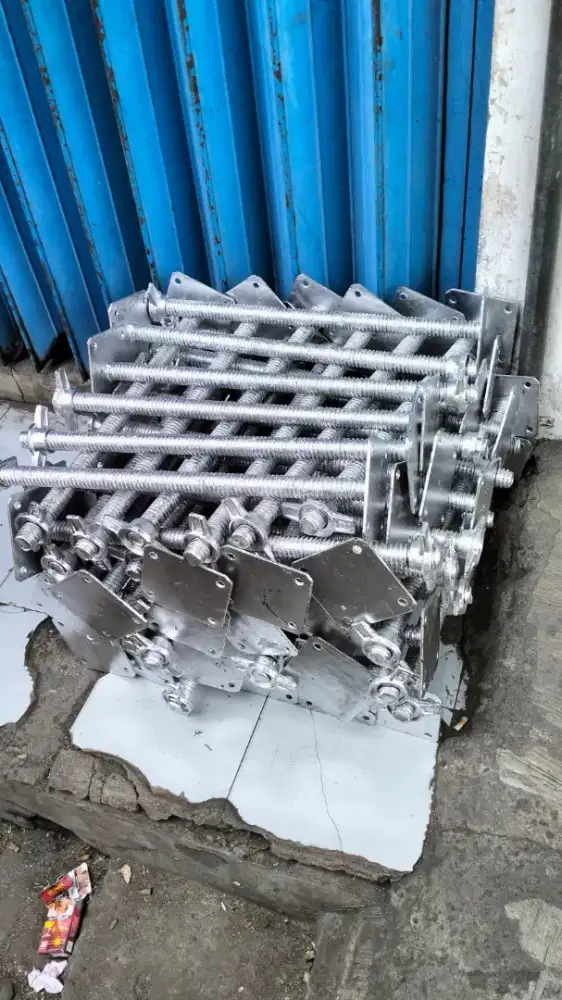 JACK BASE/KAKI SCAFFOLDING