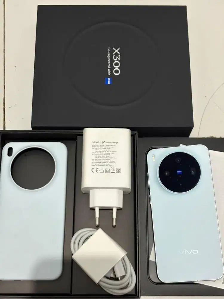 Vivo X300 5G 12/256Gb Like New bisa tukar tambah