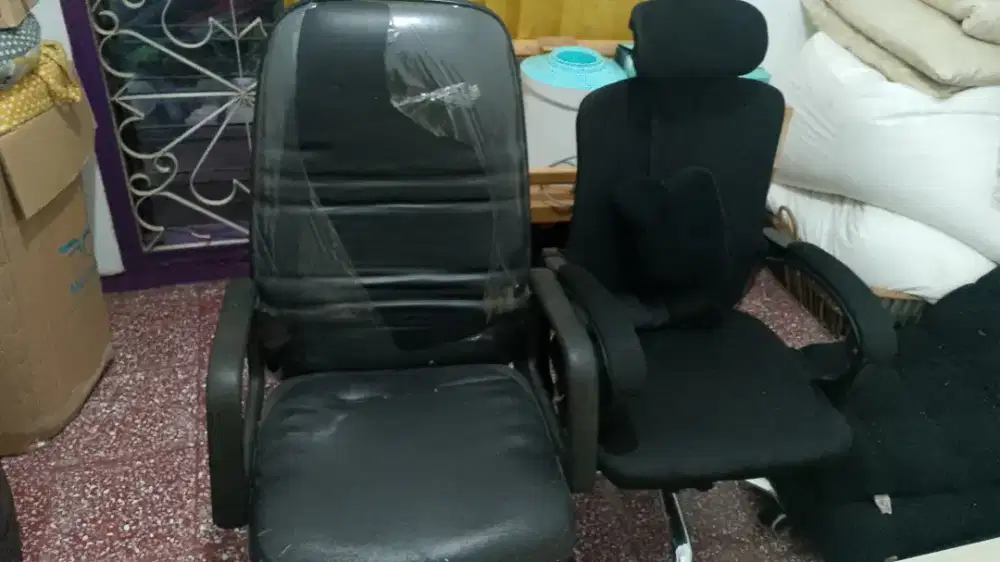 Dijual 2 kursi kantor