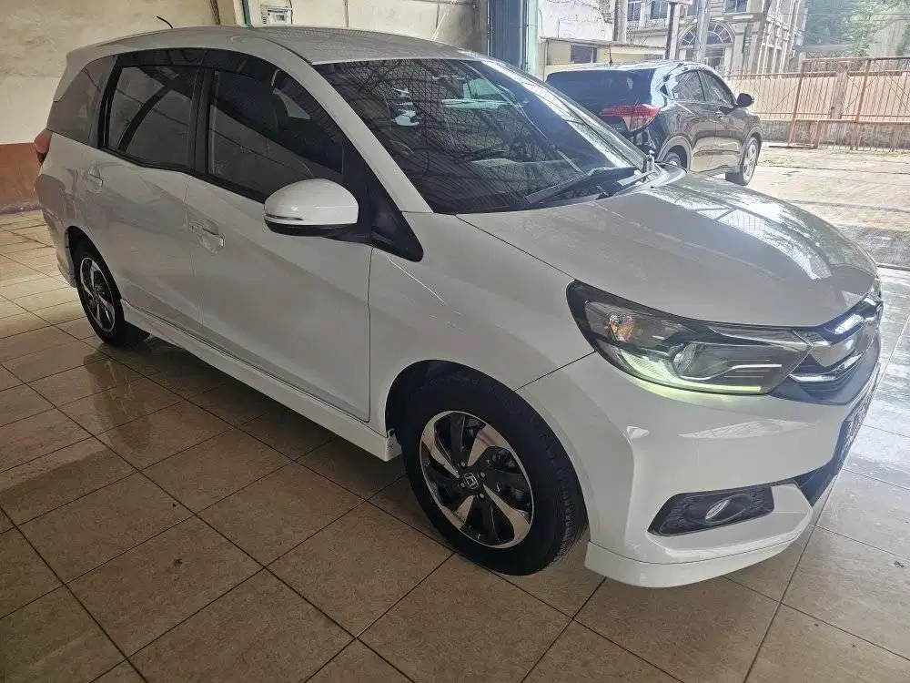 Honda New Mobilio E CVT 2021 Putih
