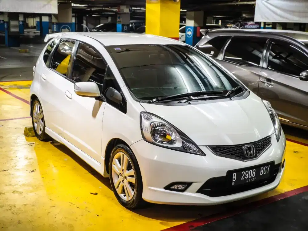 Honda Jazz RS 2010 Km 12 Ribu Pajak Super Panjang Ban Baru Siap Pakai