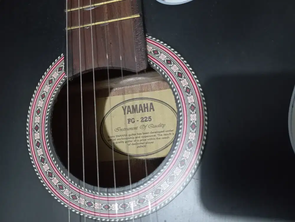 Gitar merek Yamaha
