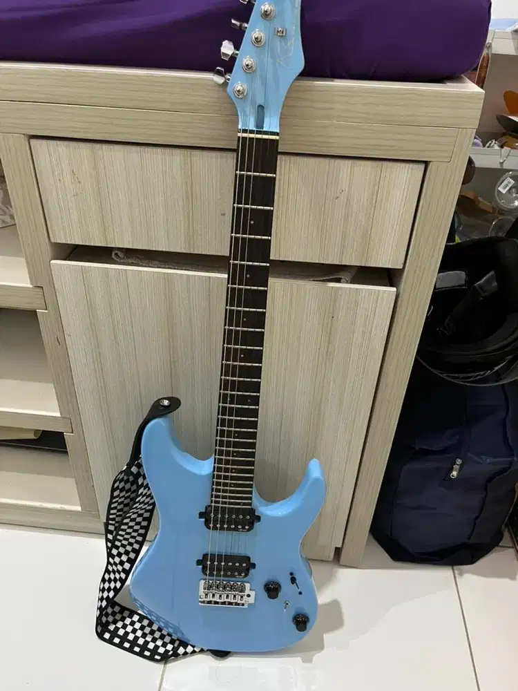 AKAMA CS 1 CRUSH SERIES with pocket amp