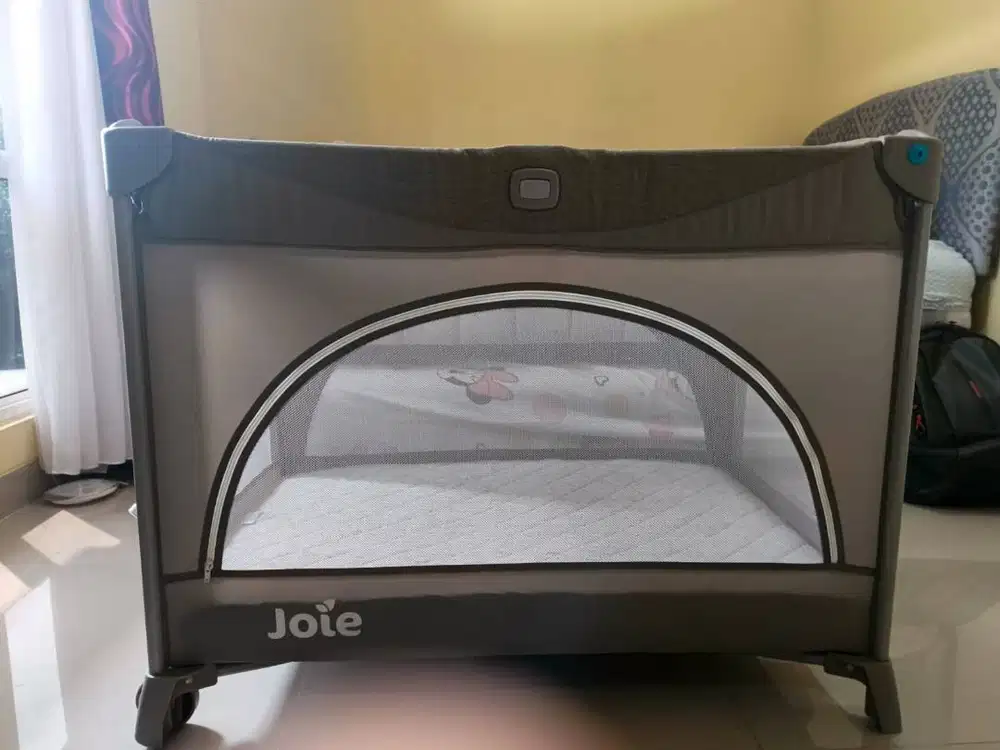 Box Bayi Joie travel atau tempat tidur bayi