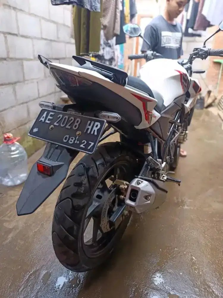 Cb 150 r plat ae madiun