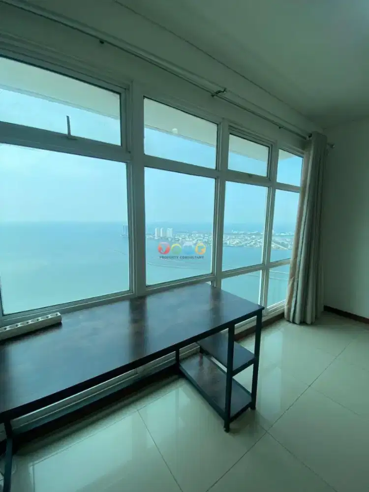 DISEWAKAN CEPAT 3BR SEMI FURNISHED CONDOMINIUM GREEN BAY PLUIT