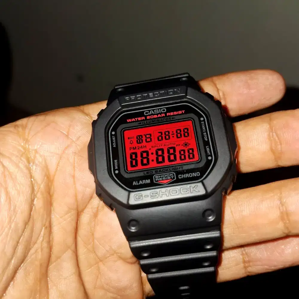 JAM TANGAN CASIO G-SHOCK DW-5600BBR