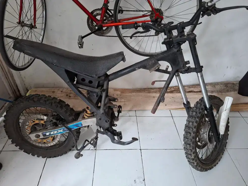 Rangka motor trail