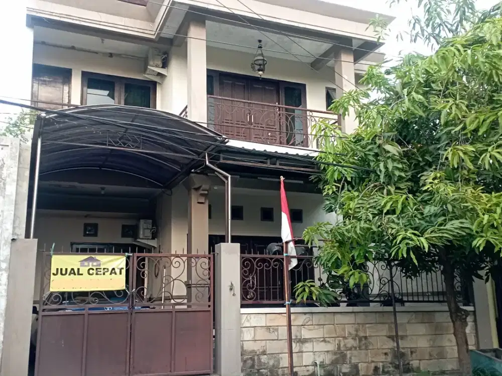 Rumah Besar Kokoh 2 Lantai Full, Perum Puri Indah, Tengah Kota Sidoarjo