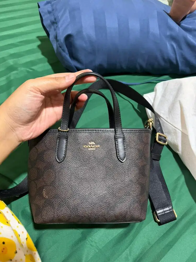 Coach city mini handbag in signature canvas walnut/black