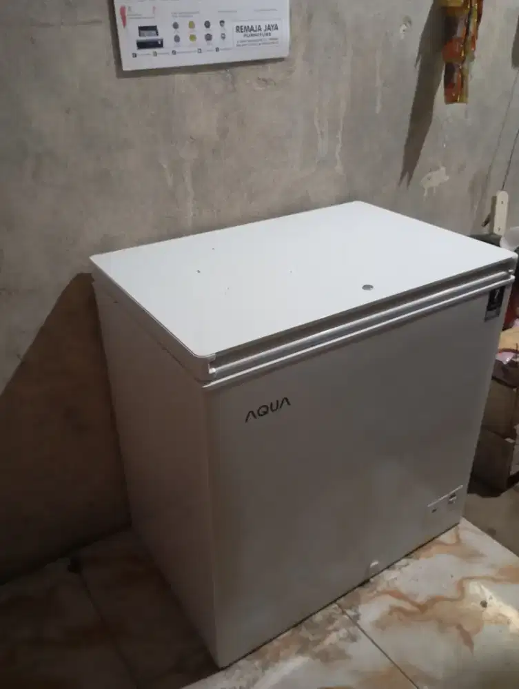 KULKAS FREEZER AQUA