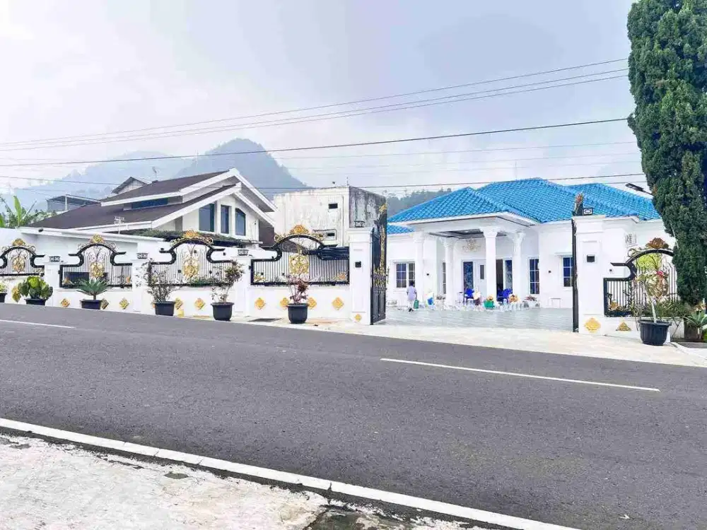 Rumah Villa Mewah Luas FULL FURNISH di Jalan Raya Tawangmangu