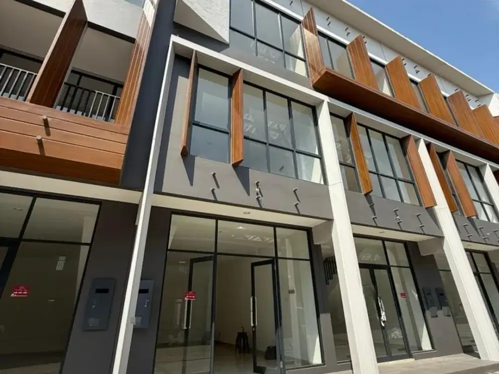 Disewakan Ruko West Village 3 Lantai di BSD - Sekeliling Perumahan Cluster BSD