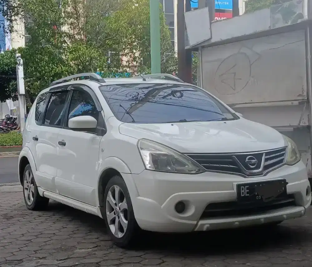 Mobil X-Gear Livina 1.5 AT