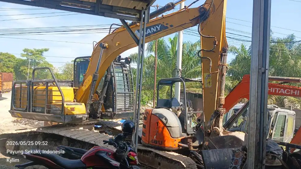 DIJUAL EXCAVATOR SANY 135 DAN HITACHI ZX 138