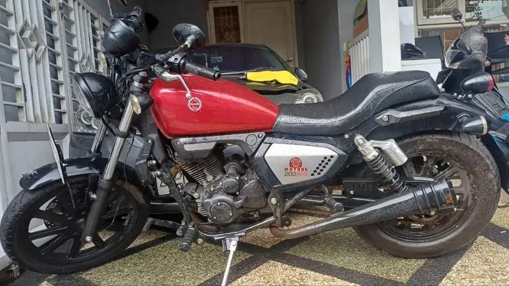 Benelli Motobi EVO 200 (merah)