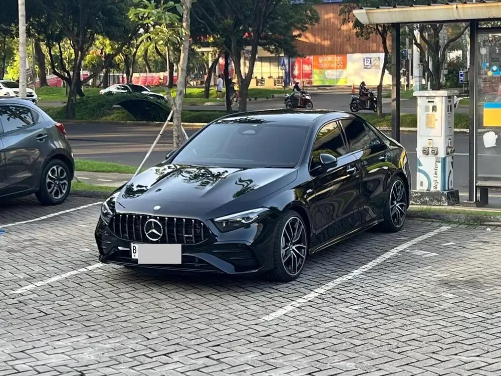 A 35 Sedan Nik 2023 KM Antik 1.300 Perak