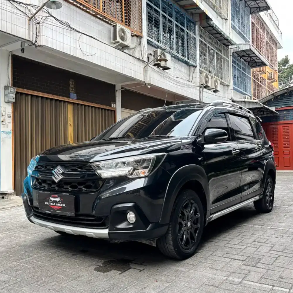 Suzuki XL7 XL-7 1.5 Hybrid Alpha AT 2023 Hitam
